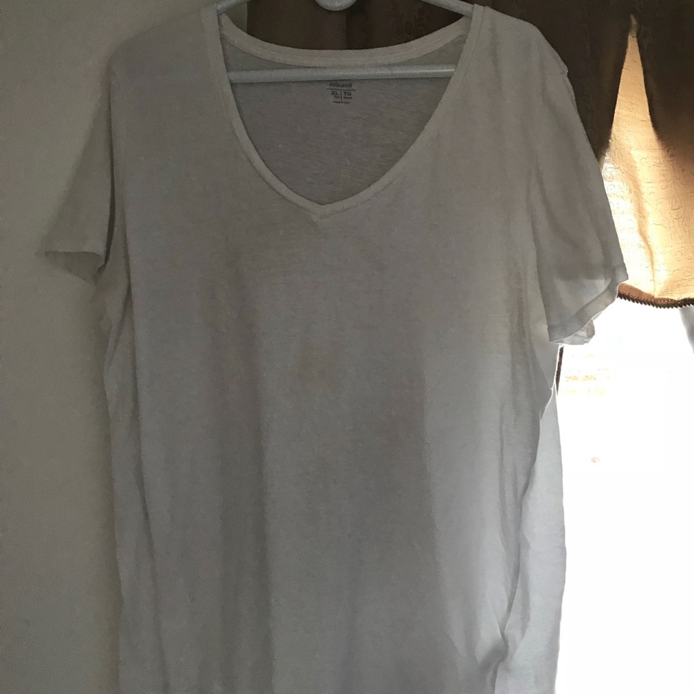 Old Navy V-neck tee